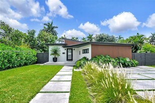 7531 Miami View Dr in North Bay Village, FL - Building Photo