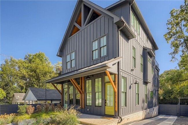 property at 997 Wylie St SE