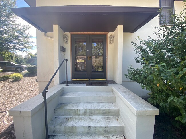 property at 324 Laurens St SW