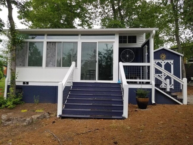 property at 5 Empire Ln