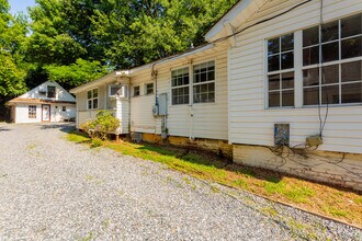 1510 Glenwood Ave, Unit A in Greensboro, NC - Foto de edificio - Building Photo