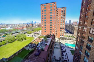 299 Coles St in Jersey City, NJ - Foto de edificio - Building Photo