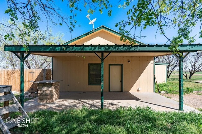 property at 542 McCartney Ln