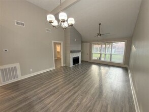 3826 Quiet Pl Dr in Houston, TX - Building Photo - Building Photo