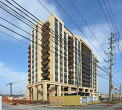 Posh Condos in Vaughan, ON - Building Photo - Building Photo