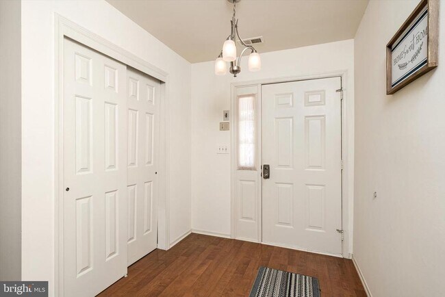 42 Horseshoe Ln N in Columbus, NJ - Building Photo - Building Photo