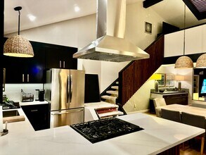 2527 Manchester Ave in Encinitas, CA - Building Photo - Building Photo