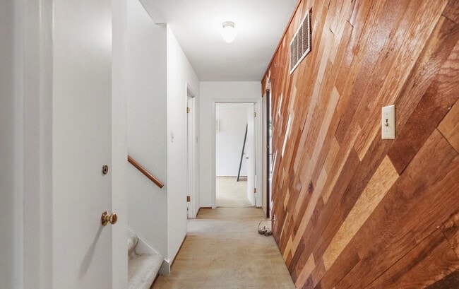 70 Tiptoe Ln in Burlingame, CA - Building Photo - Building Photo