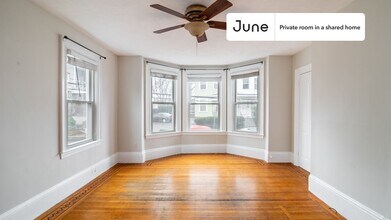 Room in Shared 3 bed/1 bath home in Somerville, MA - Building Photo - Building Photo