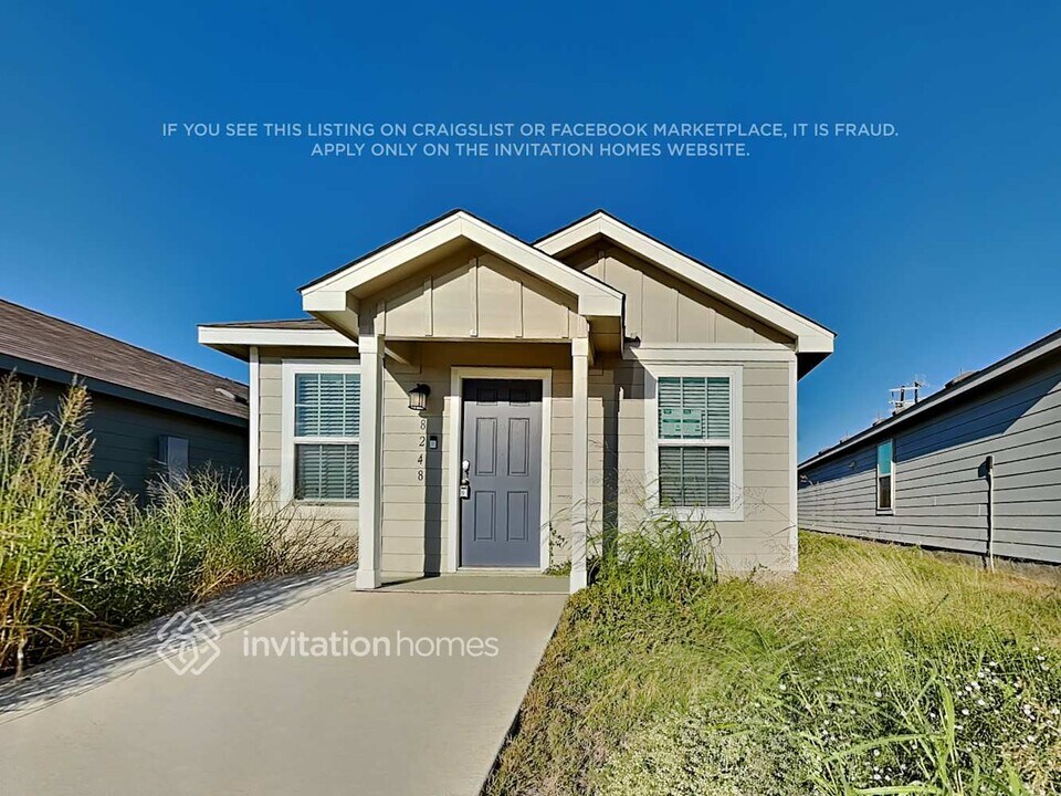 8248 Piedra Medina in San Antonio, TX - Building Photo