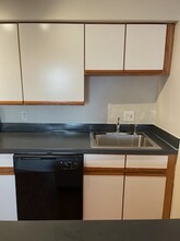 10 Roberts St, Unit 21 in Somerville, MA - Building Photo - Building Photo