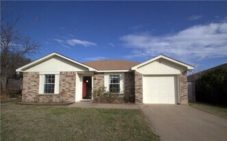 108 Prospector Ct in Fort Worth, TX - Building Photo
