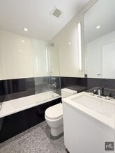 NO fee 1 bed 2 bath with laundry in unit - in New York, NY - Building Photo - Building Photo