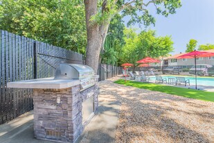 Gateway in Chico, CA - Building Photo
