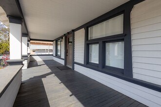 3022 S La Salle Ave in Los Angeles, CA - Building Photo - Building Photo