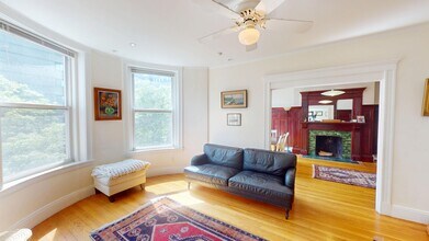 95 Centre St, Unit 3 in Boston, MA - Building Photo - Building Photo