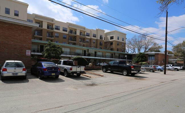 Richton Gardens Apartments in Houston, TX - Building Photo - Building Photo