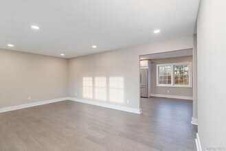 970 Village Ln in Mattituck, NY - Building Photo - Building Photo