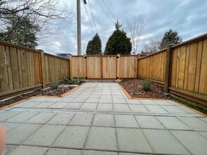 10114 Dayton Ave N in Seattle, WA - Foto de edificio - Building Photo