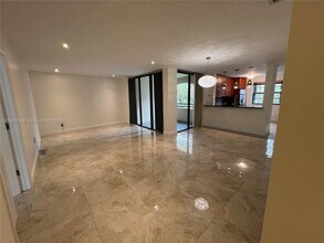 3578 Magellan Cir in Miami, FL - Building Photo - Building Photo