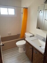 512 Breezy Point Dr, Unit 12 in Clinton, IA - Building Photo - Building Photo