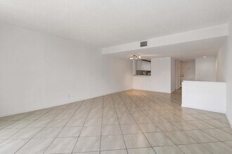 2820 Tennis Club 204 Dr in West Palm Beach, FL - Building Photo - Building Photo