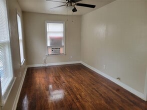 1319 1/2 Beverly St in Houston, TX - Building Photo - Building Photo