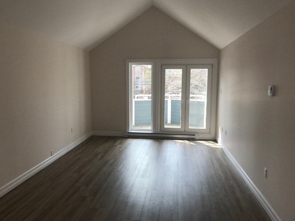 9 Brookdale Ct in Dartmouth, NS - Building Photo
