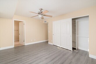 8156 N 32nd Ave in Phoenix, AZ - Building Photo - Building Photo