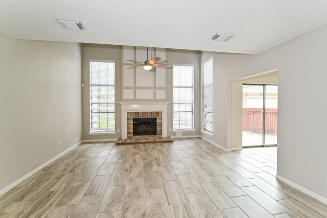 2017 Spinnaker Dr in League City, TX - Building Photo - Building Photo