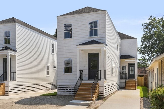 property at 2016 N Dorgenois St