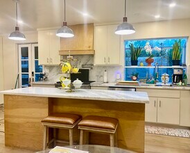 11323 Mississippi Ave, Unit 11323 in Los Angeles, CA - Building Photo - Building Photo