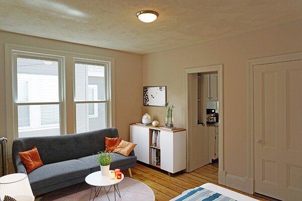 141 Brown St in Waltham, MA - Foto de edificio - Building Photo