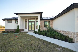 2416 Diplomat Pkwy W in Cape Coral, FL - Building Photo - Building Photo