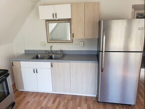 1370 Middle Rd, Unit 2 in Woolwich, ME - Building Photo - Building Photo