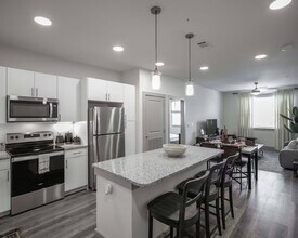 13958 Cottingham St in Houston, TX - Building Photo - Building Photo