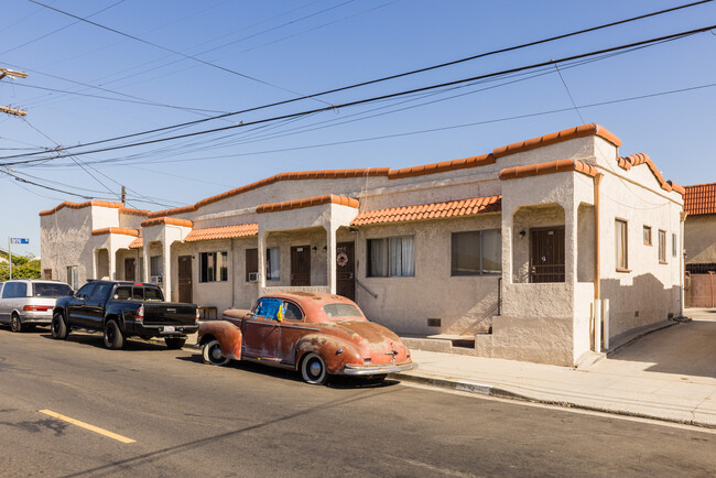 428 W Oliver St in San Pedro, CA - Building Photo - Building Photo