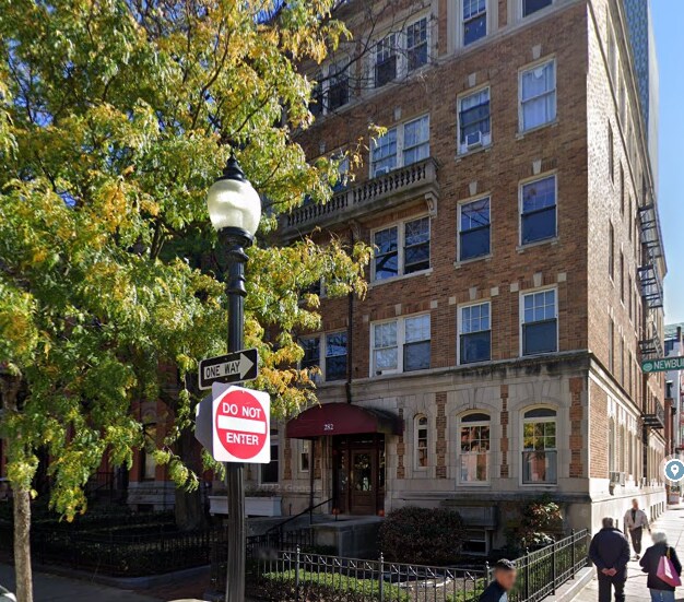 property at 282 Newbury St