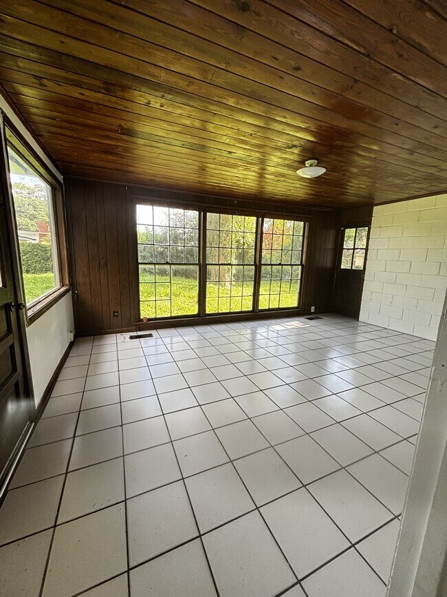 5720 Cedar Park Ln in Jacksonville, FL - Foto de edificio - Building Photo