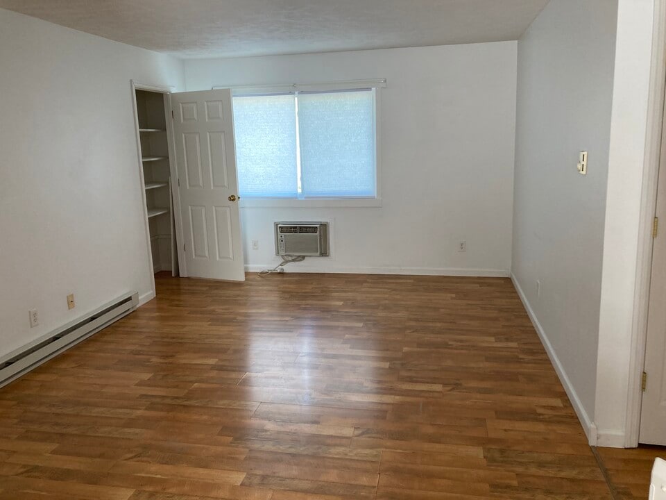 1230 Hilltop Cir, Unit 3 in Troy, OH - Foto de edificio