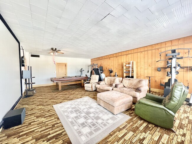 311 Parkview Dr in Milton, WI - Building Photo - Building Photo