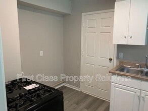 2236 Carlisle Rd in The Village, OK - Building Photo - Building Photo