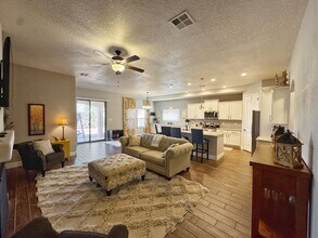 6801 Prom Ave NE in Albuquerque, NM - Building Photo - Building Photo