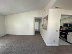 9419 Fairgrove Ln in San Diego, CA - Building Photo - Building Photo