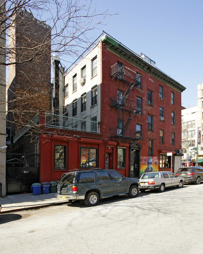 132 E 7th St in New York, NY - Foto de edificio - Building Photo