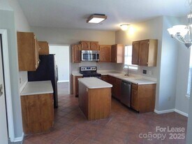 7334 Reynard Ln in Charlotte, NC - Building Photo
