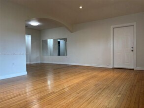 7515 Dickens Ave in Miami Beach, FL - Building Photo - Building Photo