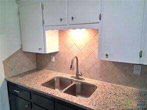 418 Cottonwood Dr in Copperas Cove, TX - Foto de edificio - Building Photo