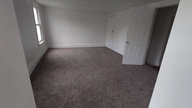 105 S White Horse Pike, Unit 105A in Berlin, NJ - Building Photo - Building Photo