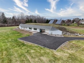 2654 Whalen Rd in Bloomfield, NY - Building Photo - Building Photo